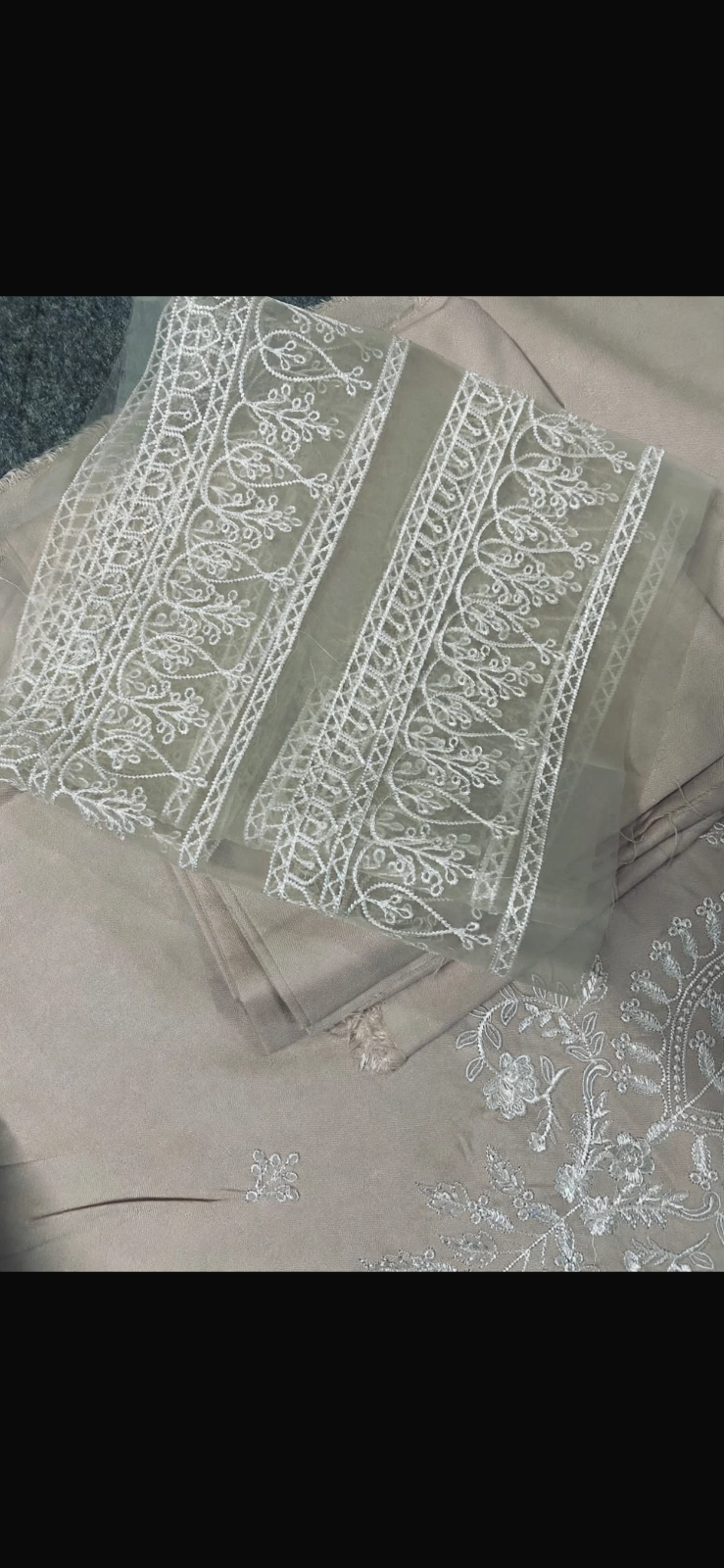 Luxury Dhanak 3Piece Suit — photo 4