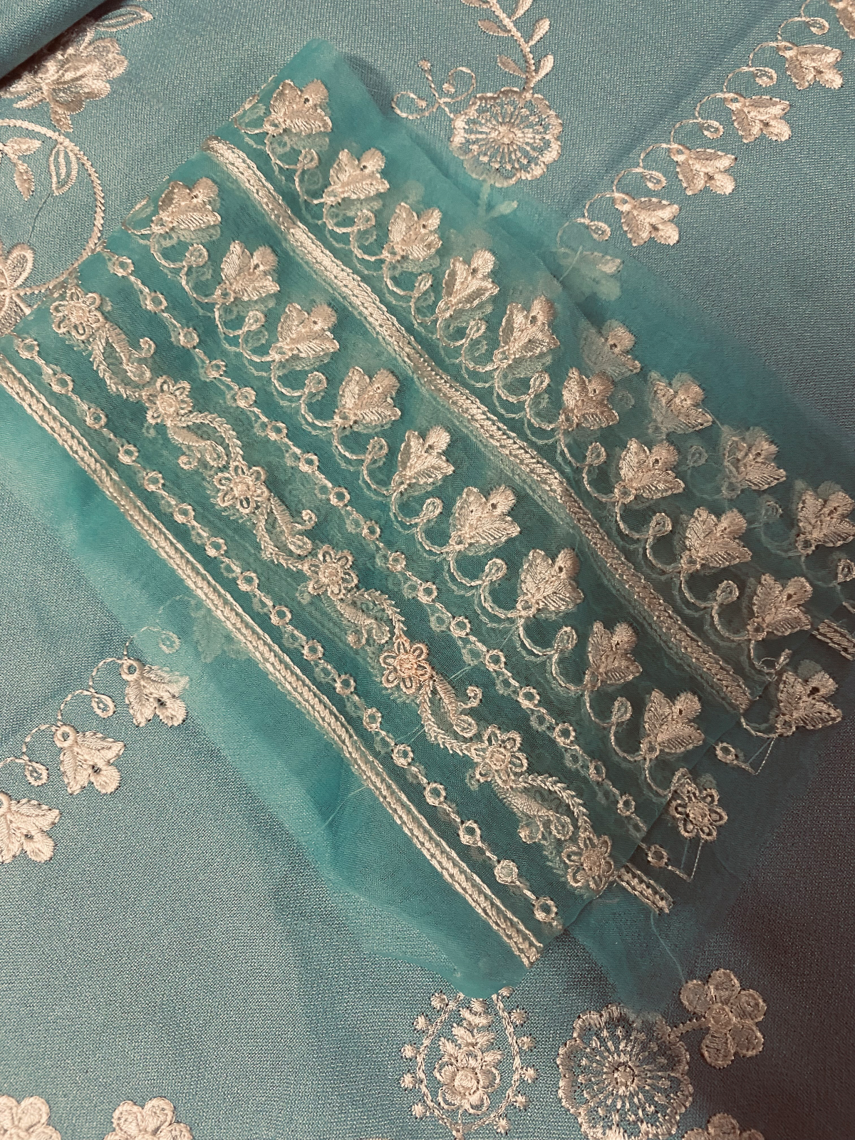 Luxury Embroidered Dhanak 3 Piece Suit — photo 4